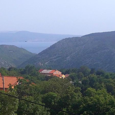 Apartman Sous Les Rochers Grižane Esterno foto