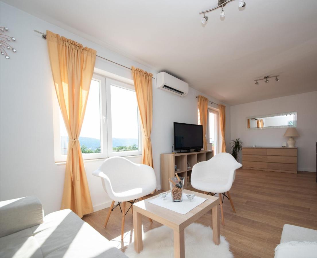 Apartman Sous Les Rochers Grižane Esterno foto