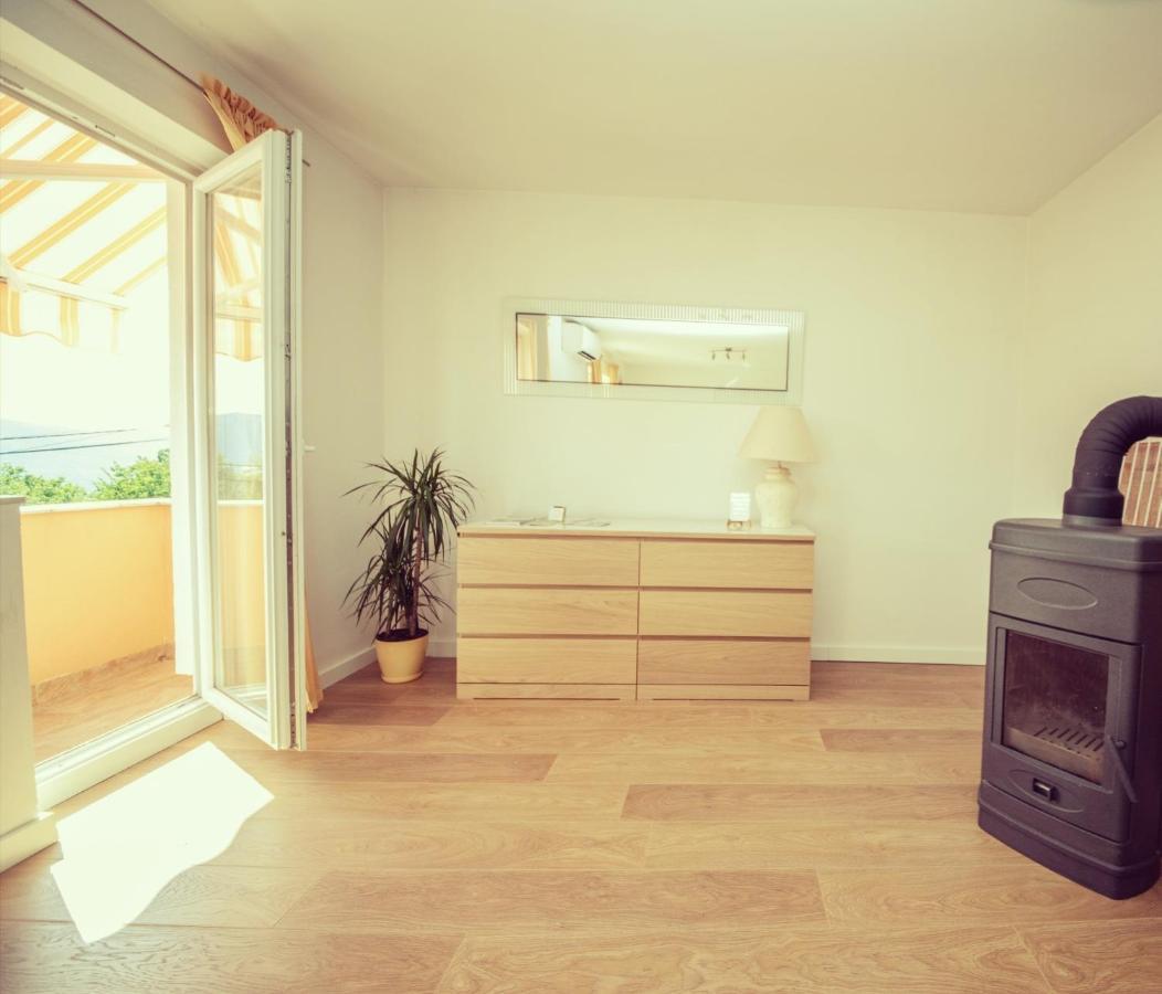 Apartman Sous Les Rochers Grižane Esterno foto