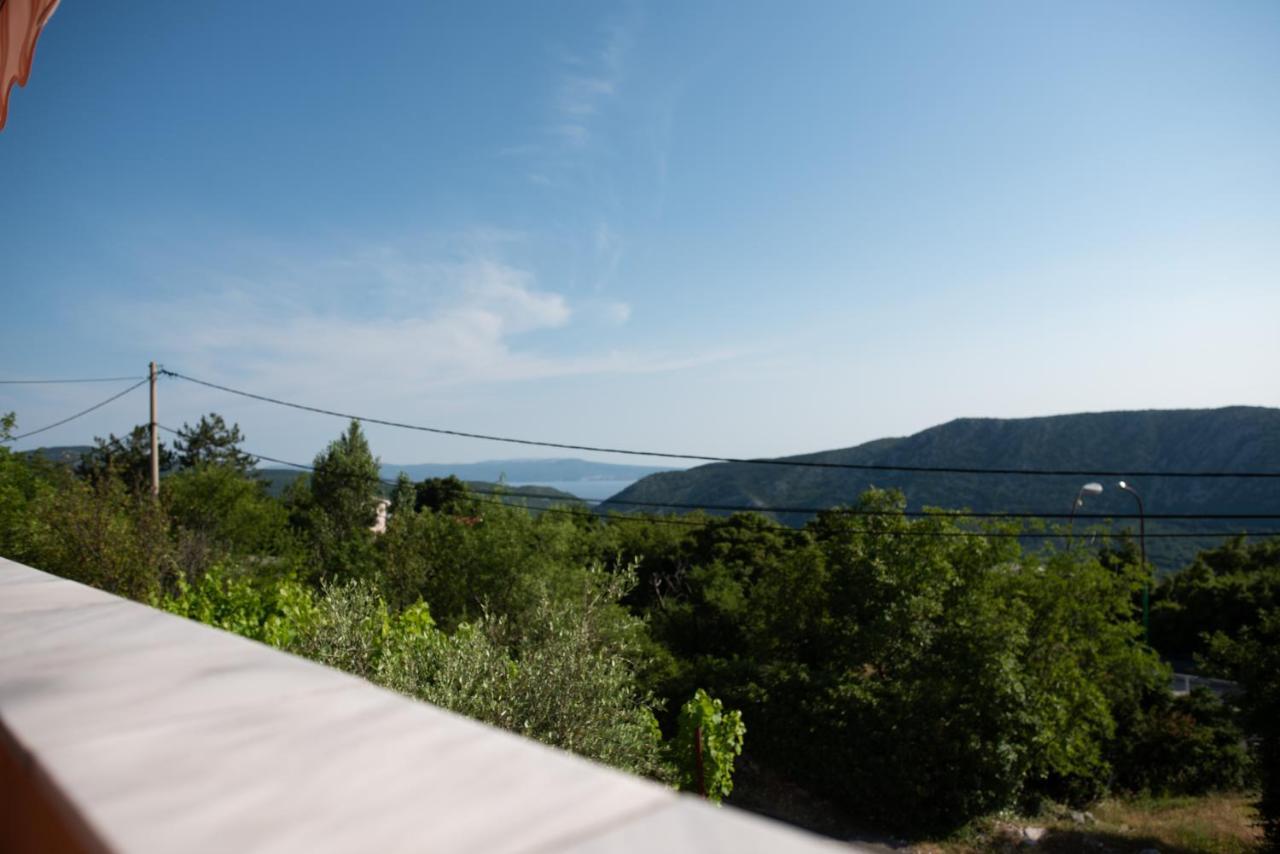 Apartman Sous Les Rochers Grižane Esterno foto