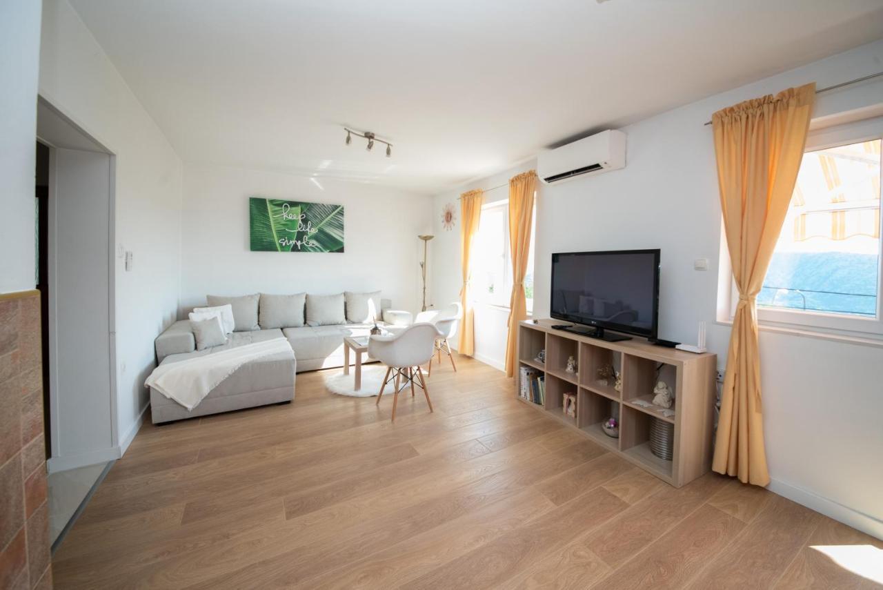 Apartman Sous Les Rochers Grižane Esterno foto