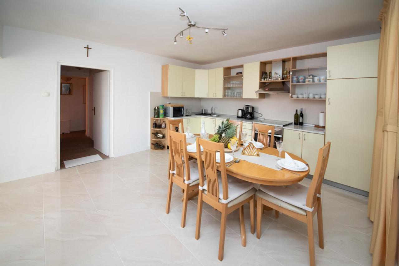 Apartman Sous Les Rochers Grižane Esterno foto