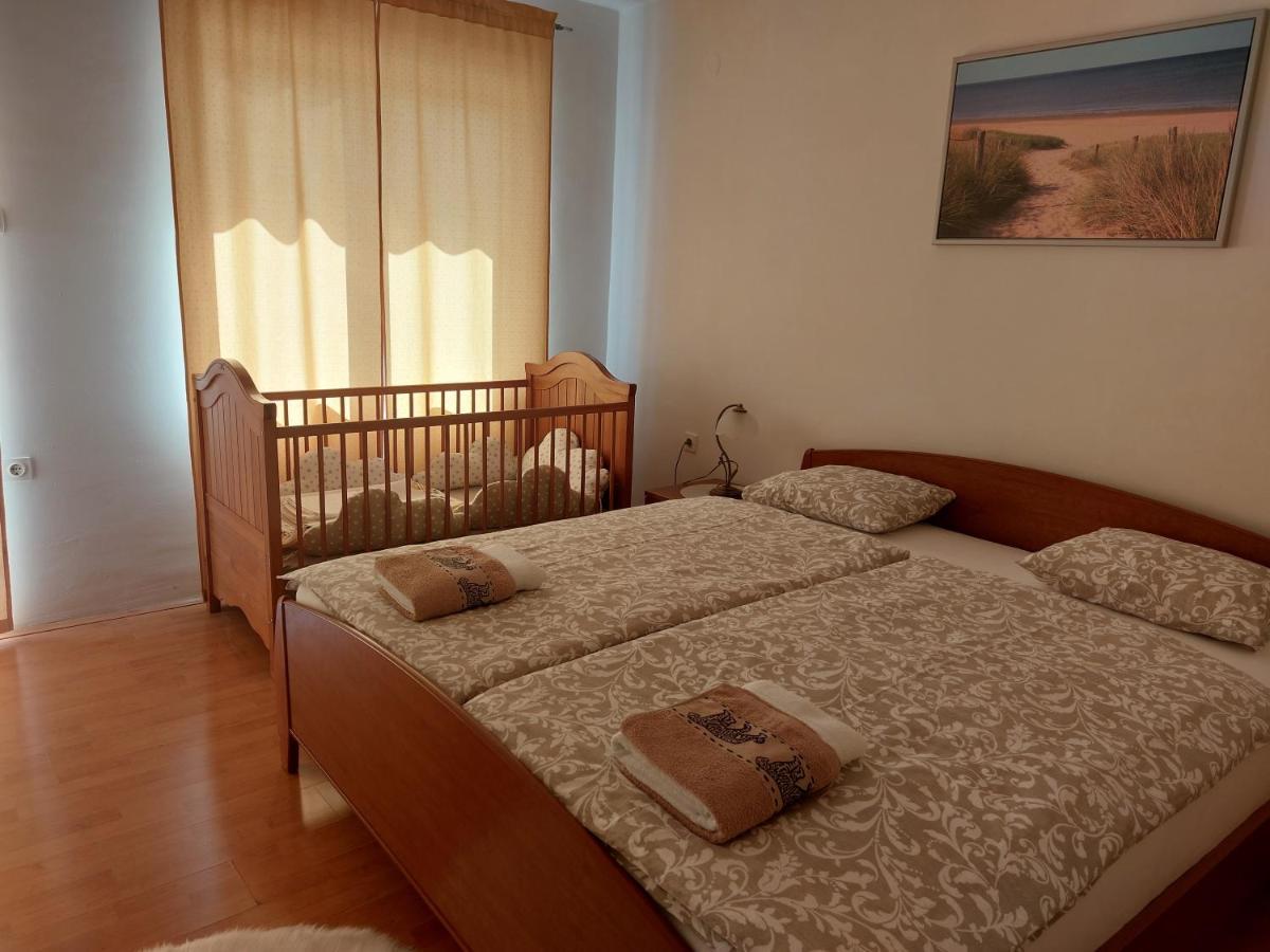 Apartman Sous Les Rochers Grižane Esterno foto