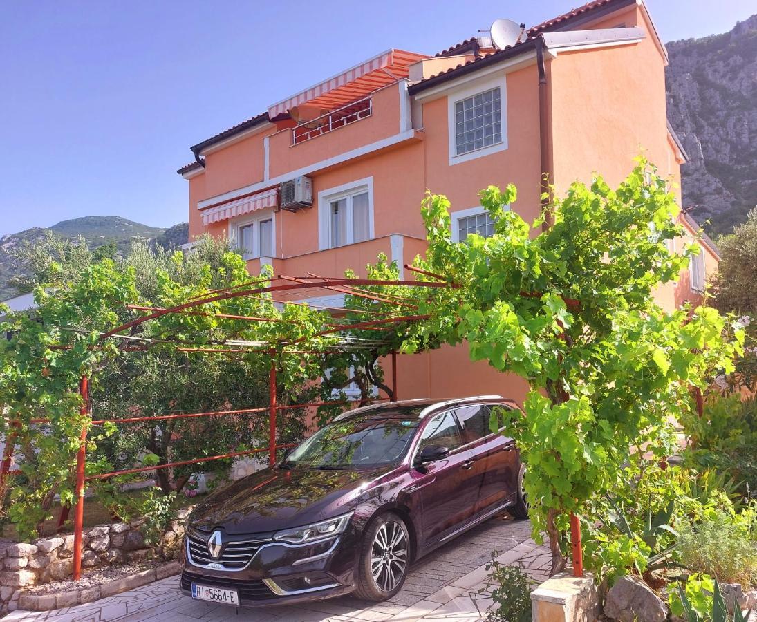 Apartman Sous Les Rochers Grižane Esterno foto