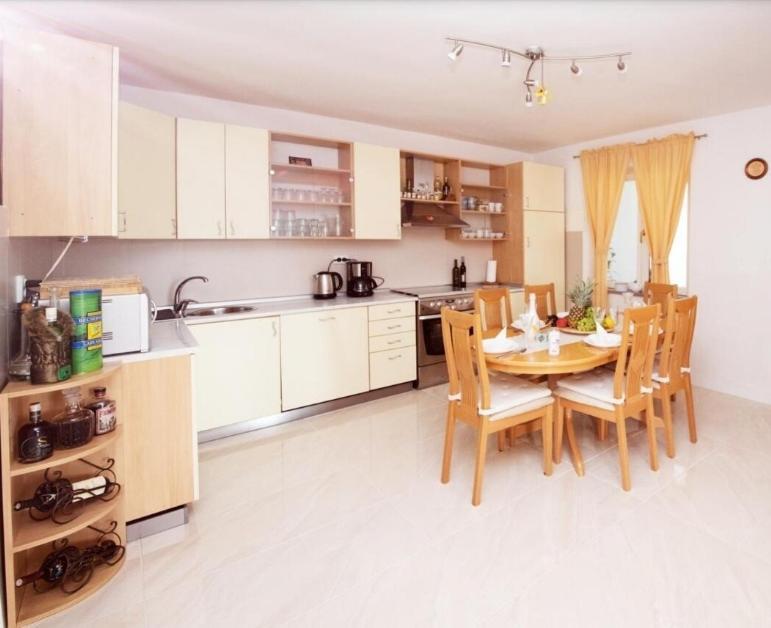 Apartman Sous Les Rochers Grižane Esterno foto